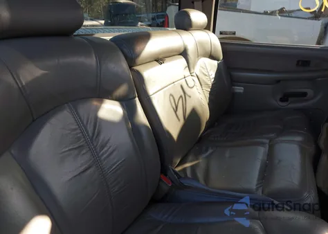 2001 Chevrolet Silverado 2500Hd Ls z USA, uszkodzony, nr VIN 1GCHC23U01F105804